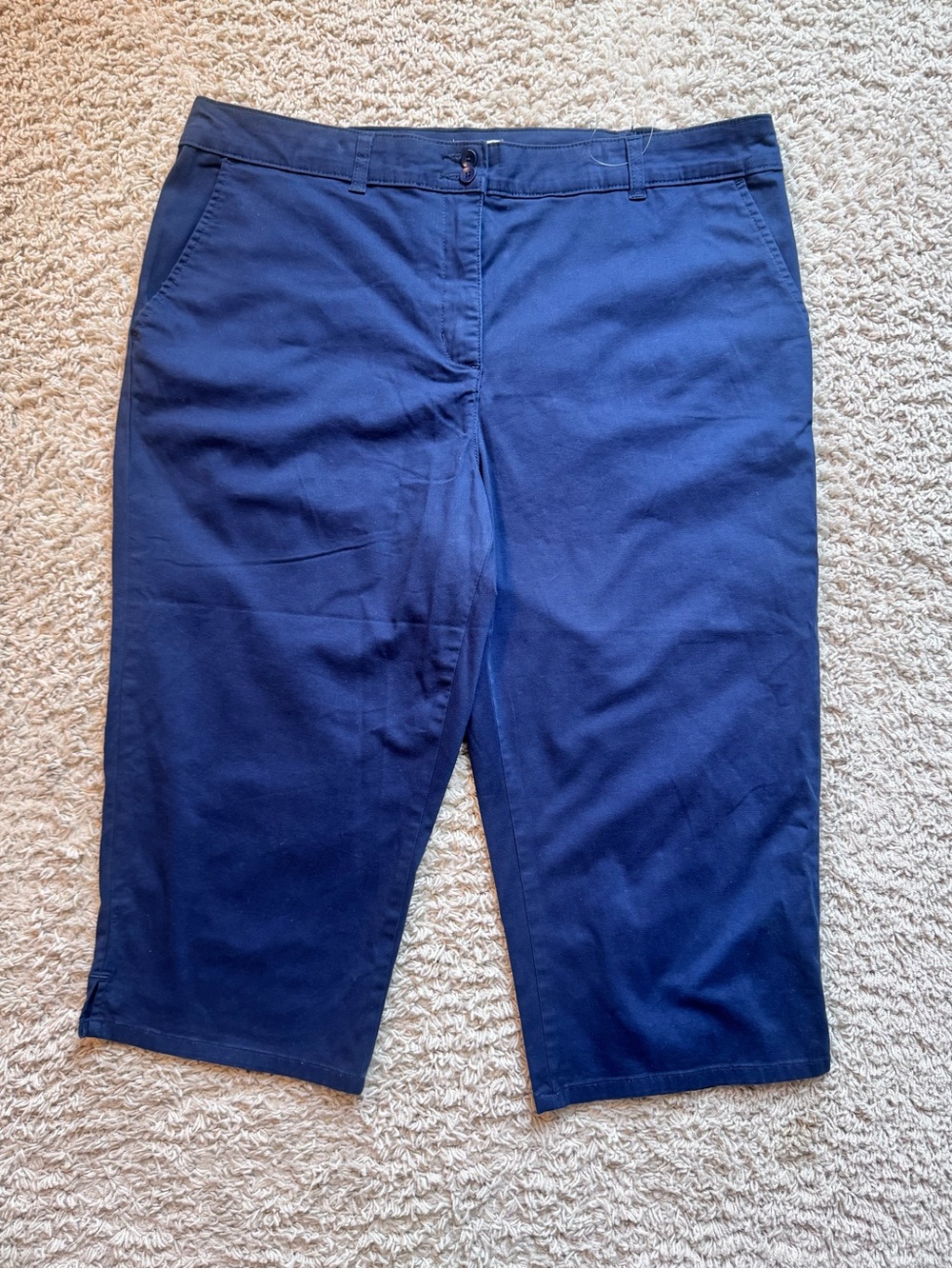 Women’s 20W plus size Classic Straight-Leg Navy Capris